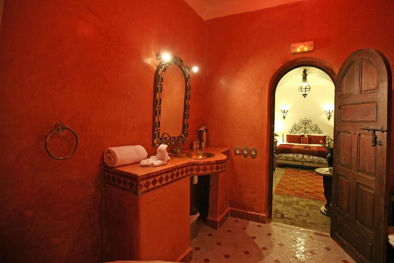Riad Laora - Oda