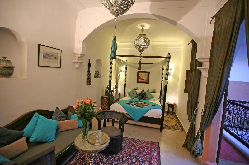 Riad Laora - Oda