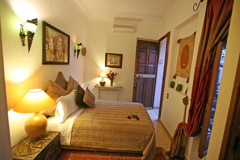 Riad Laora - Oda