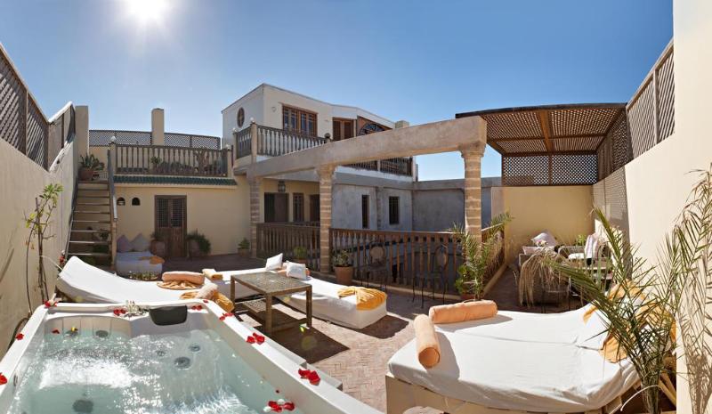 Riad Chbanate - Genel