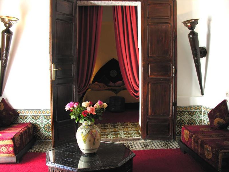 Riad Al Mamoune - Genel