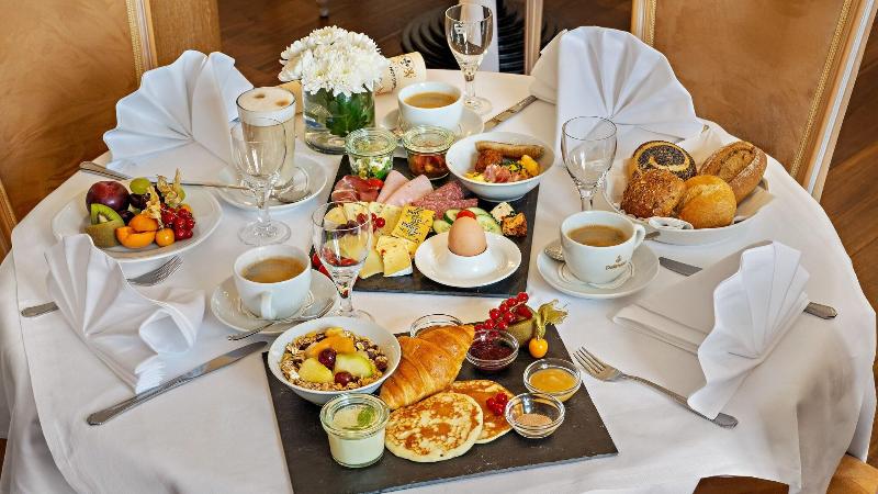 Hotel Bayerischer Hof Dresden - Restoran