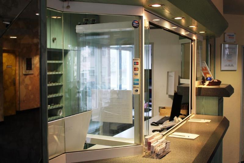 Mercure Hotel Stuttgart Zuffenhausen - Genel