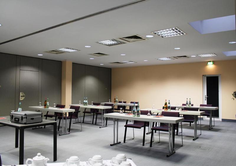 Mercure Hotel Stuttgart Zuffenhausen - Genel