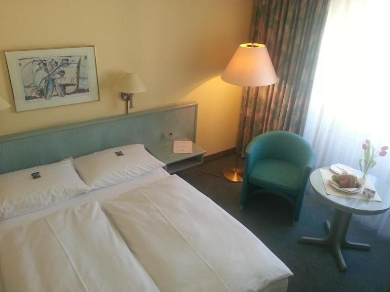 Mercure Hotel Stuttgart Zuffenhausen - Genel