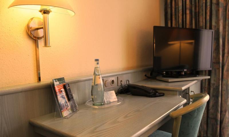 Mercure Hotel Stuttgart Zuffenhausen - Genel