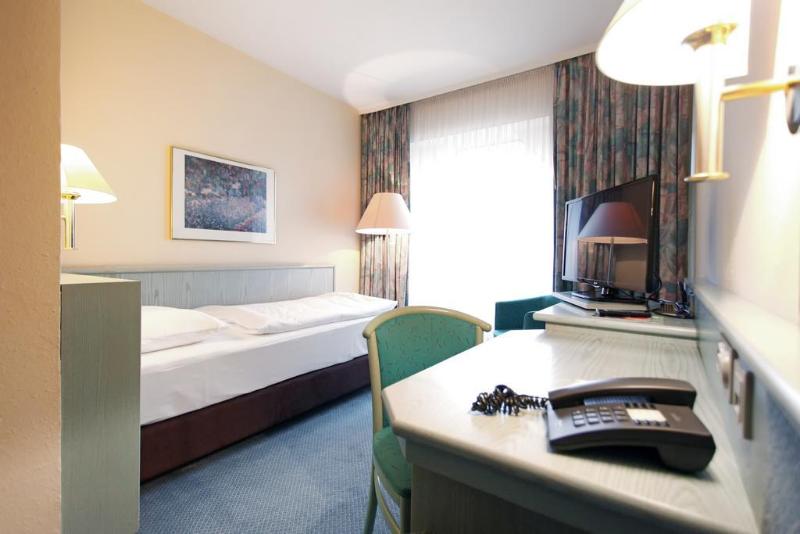 Mercure Hotel Stuttgart Zuffenhausen - Genel