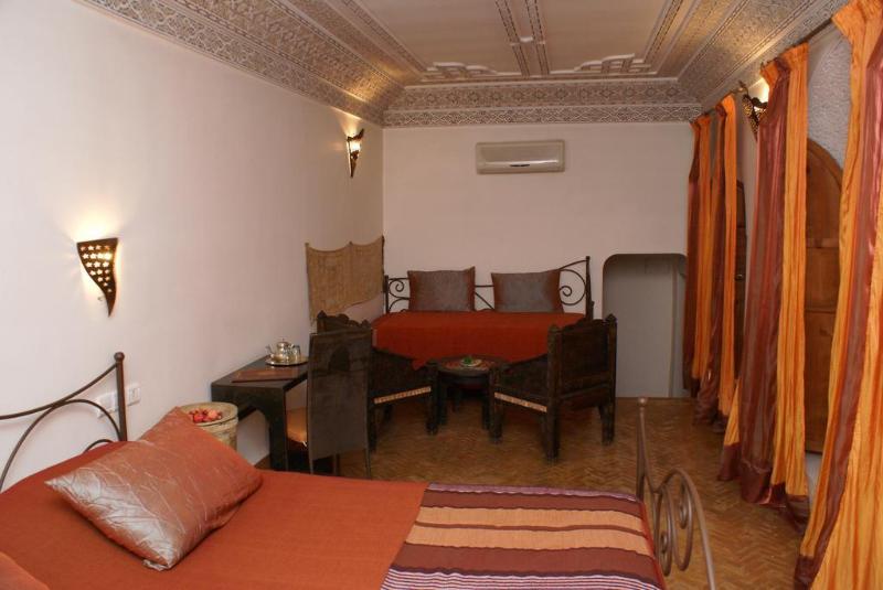 Riad Attarine - Genel