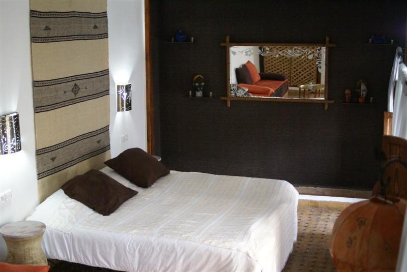 Riad Attarine - Genel