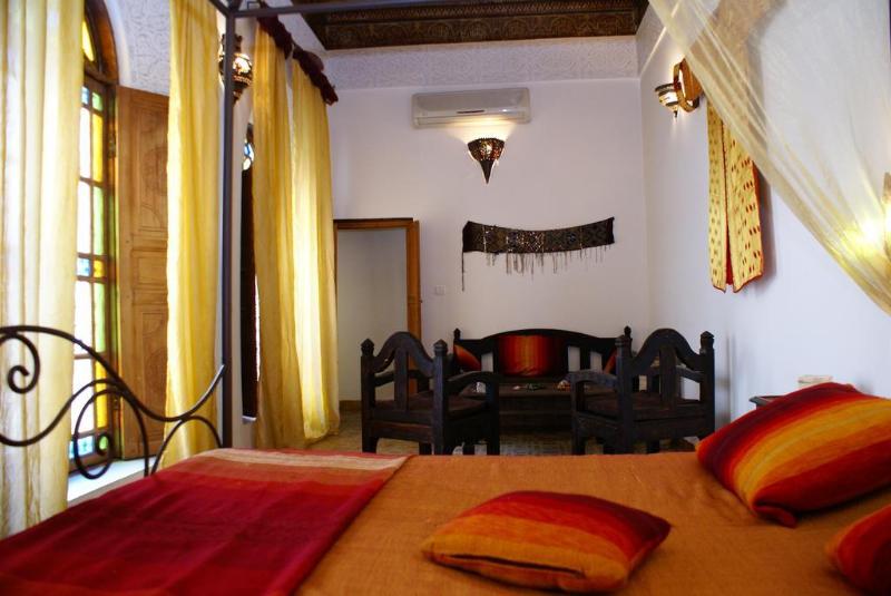 Riad Attarine - Genel