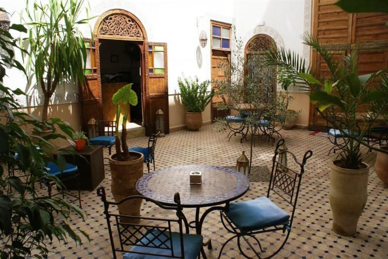 Riad Attarine - Genel