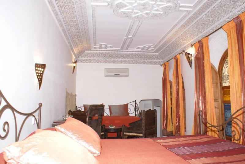 Riad Attarine - Genel