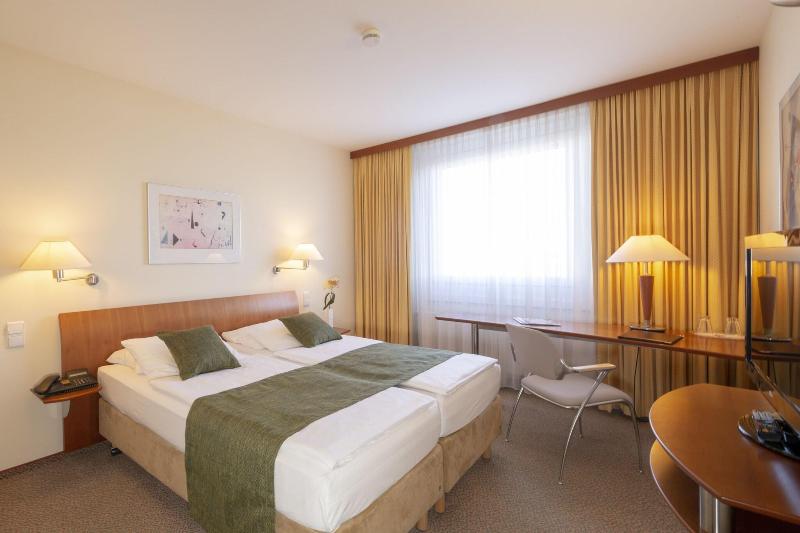 Globana Airport Hotel - Oda