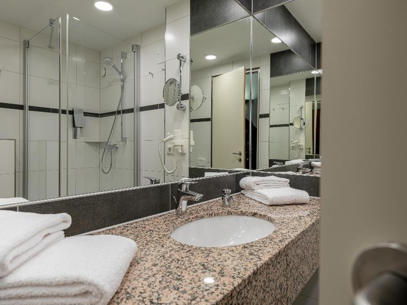 Globana Airport Hotel - Oda