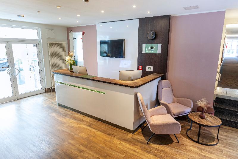Achat Hotel Dresden Elbufer - Lobi