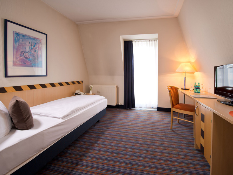 Achat Hotel Dresden Elbufer - Oda