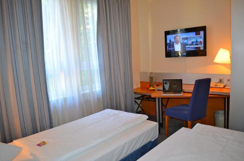 Senator Hotel - Genel