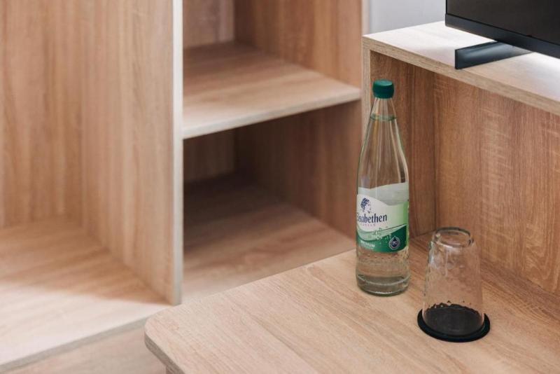 Homaris The Corner - Self-Check In - Oda