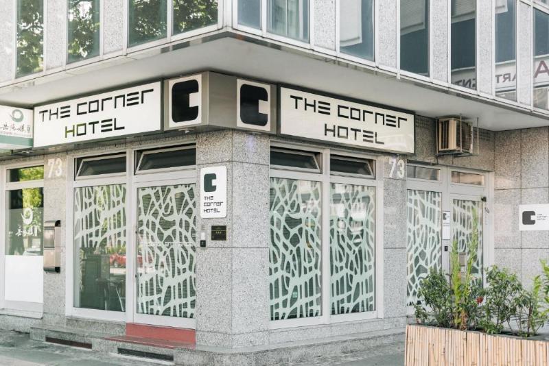 Homaris The Corner - Self-Check In - Oda