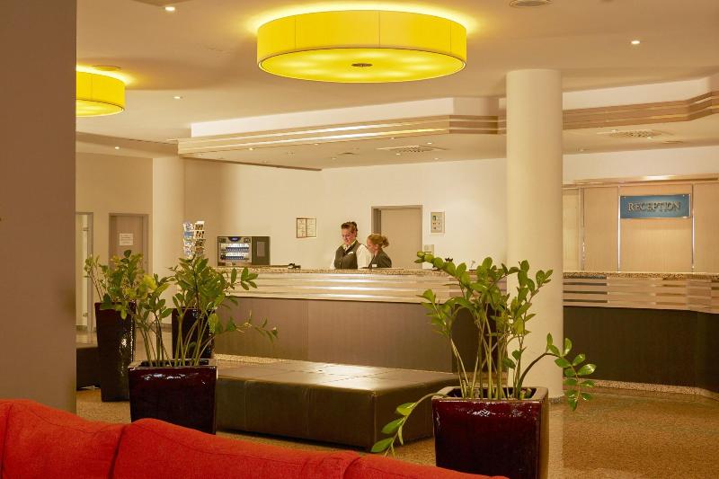 H+ Hotel Leipzig - Halle - Lobi