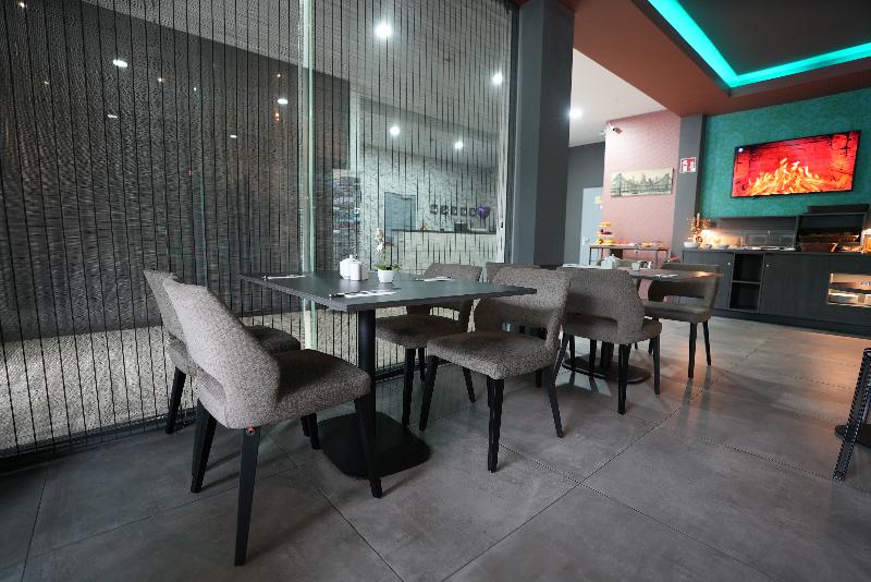 Hotel Attache - Lobi