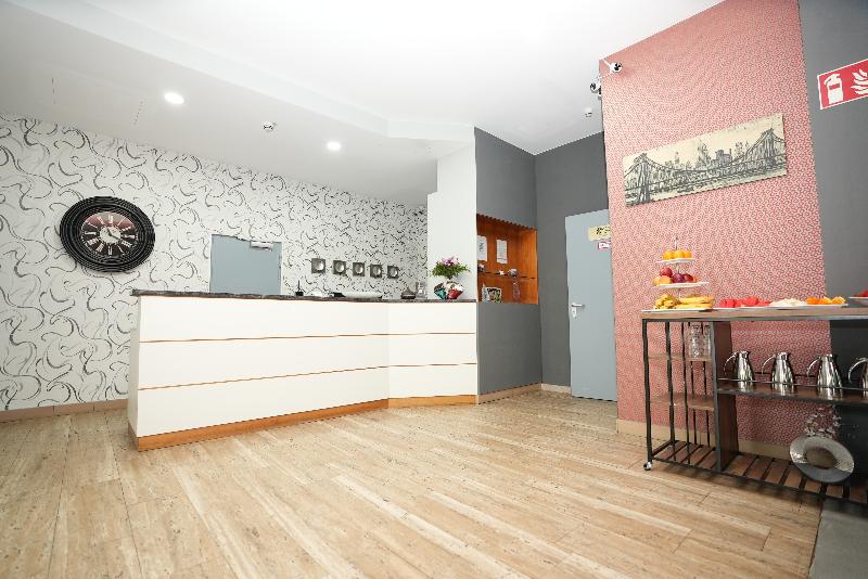 Hotel Attache - Lobi
