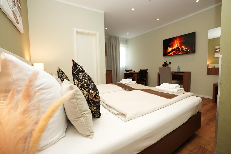 Hotel Attache - Oda