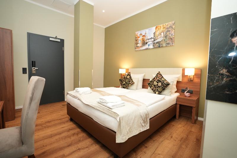 Hotel Attache - Oda