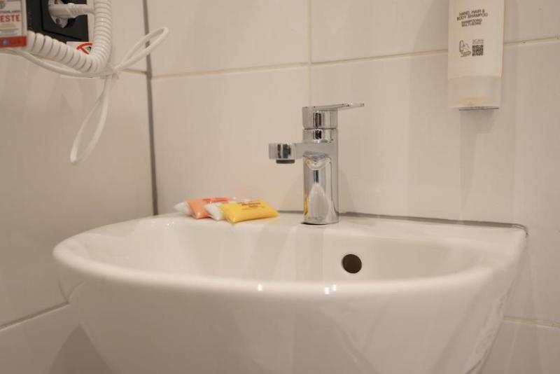 Hotel Attache - Oda