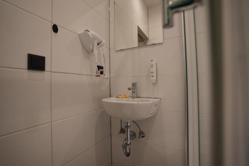 Hotel Attache - Oda