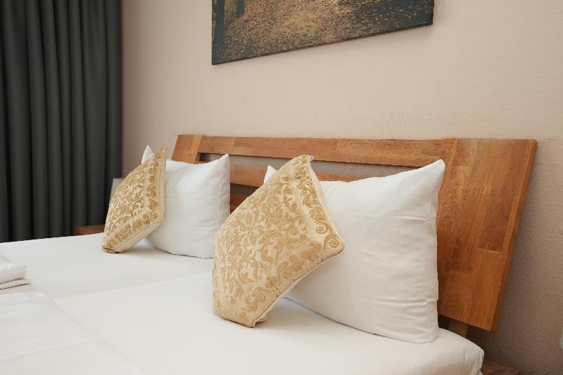 Hotel Attache - Oda