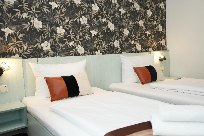 Hotel Attache - Oda