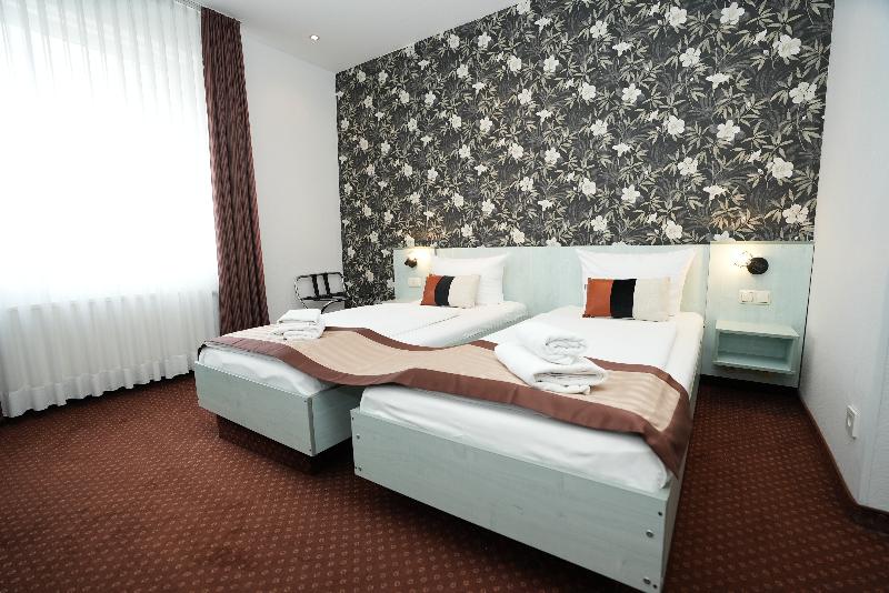 Hotel Attache - Oda