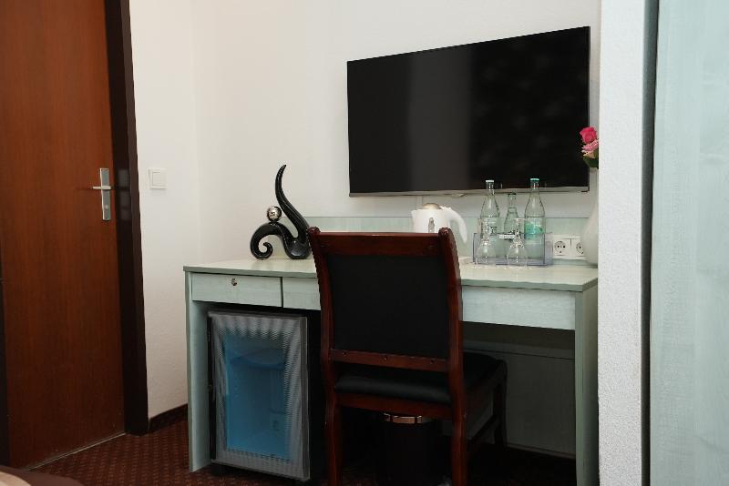 Hotel Attache - Oda