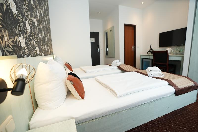 Hotel Attache - Oda