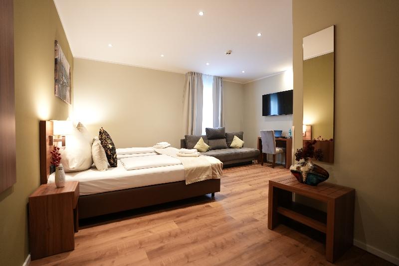 Hotel Attache - Oda