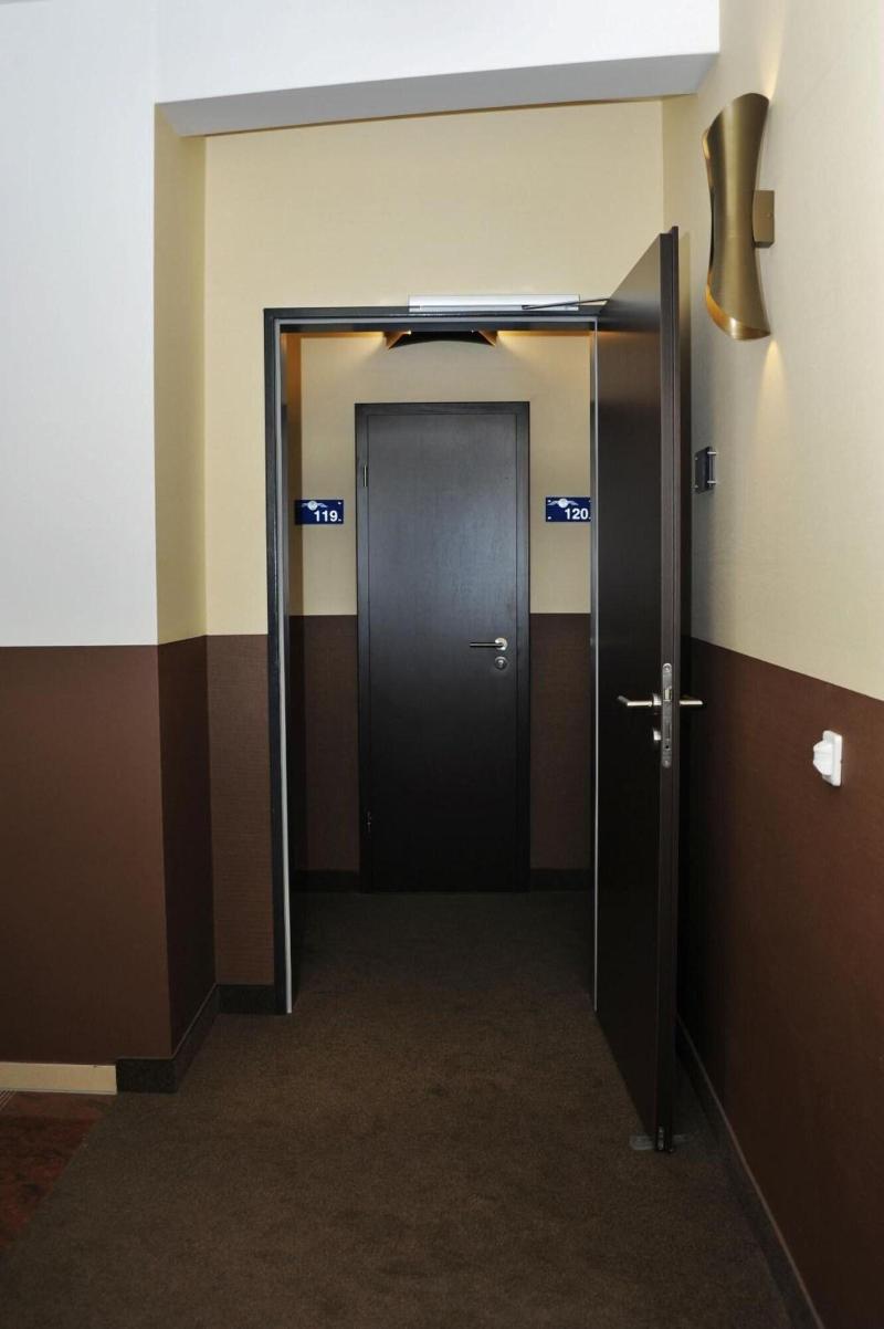 Hotel Atlas Halle - Lobi