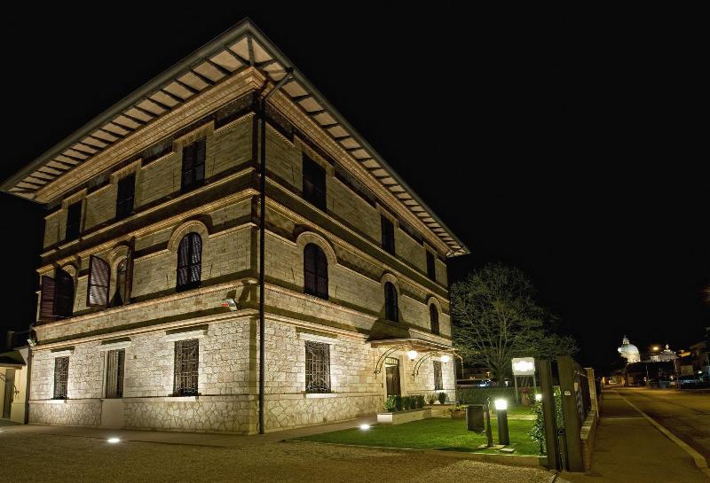 Villa Raffaello Park Hotel - Genel