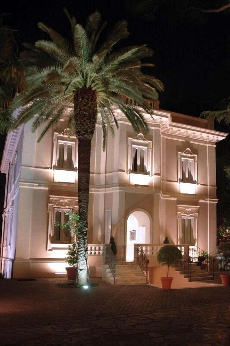 Hotel Flora - Genel
