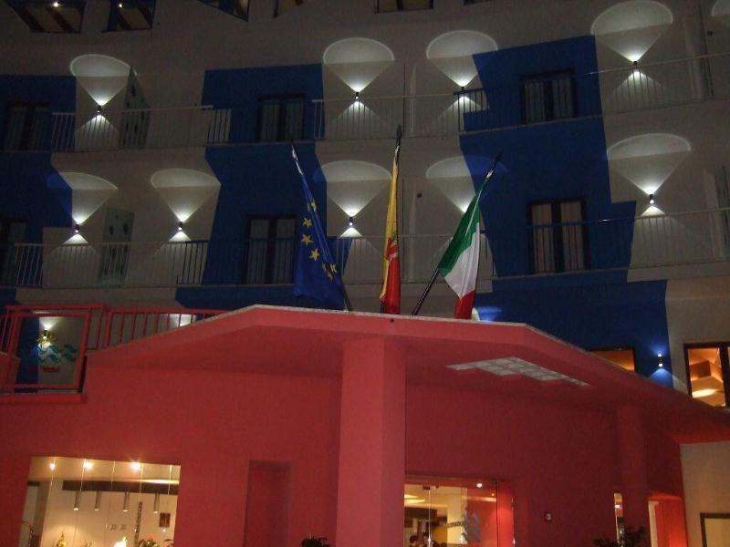 Tus Hotel - Genel