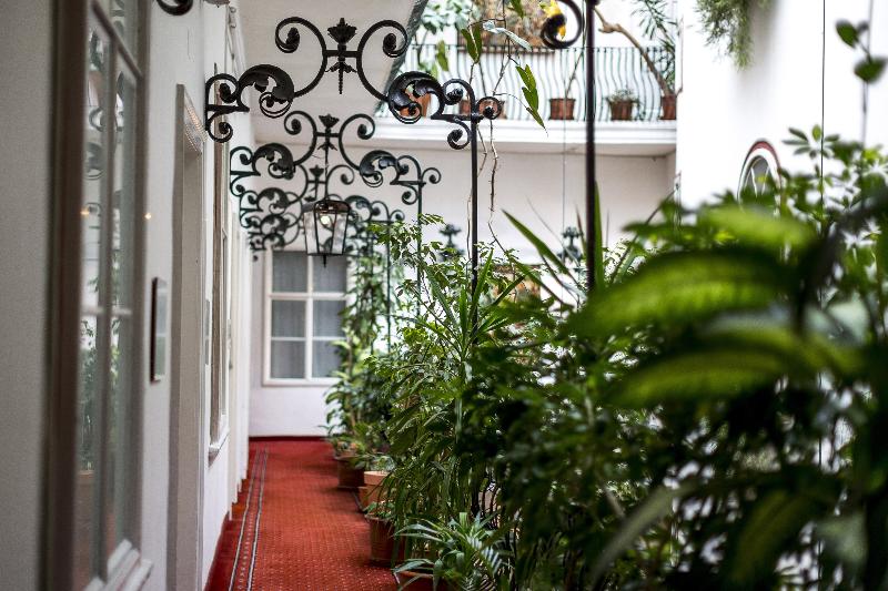 Palais Hotel Erzherzog Johann - Genel