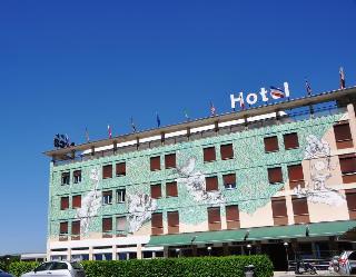 LH Hotel Arca Street Art