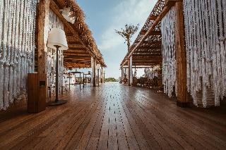 CUMEJA BEACH CLUB & HOTEL