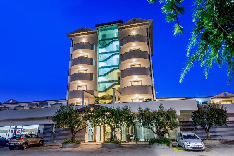 Arcom Palace - Genel