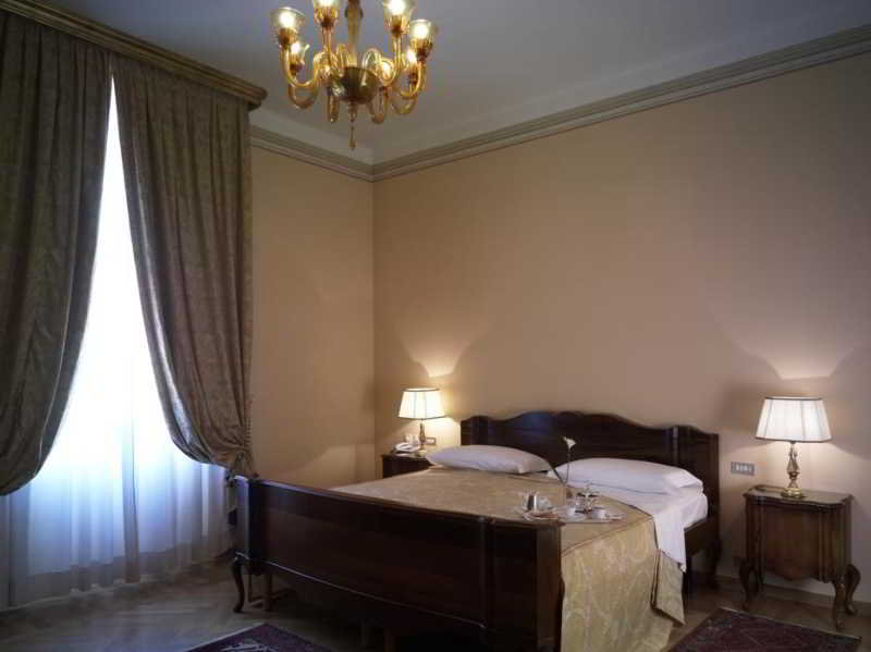 Villa Fenaroli Palace Hotel