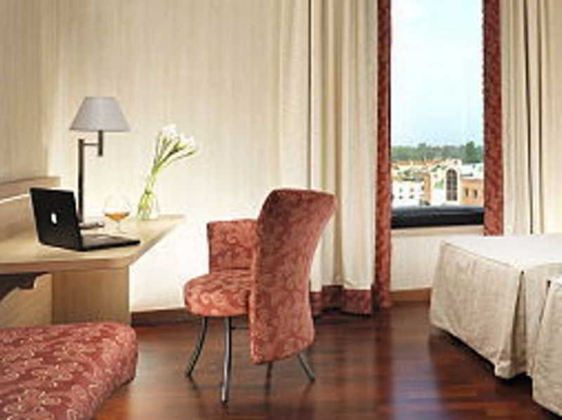 Poli Hotel - Genel