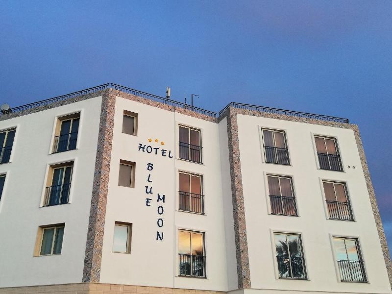 Blue Moon Hotel - Genel