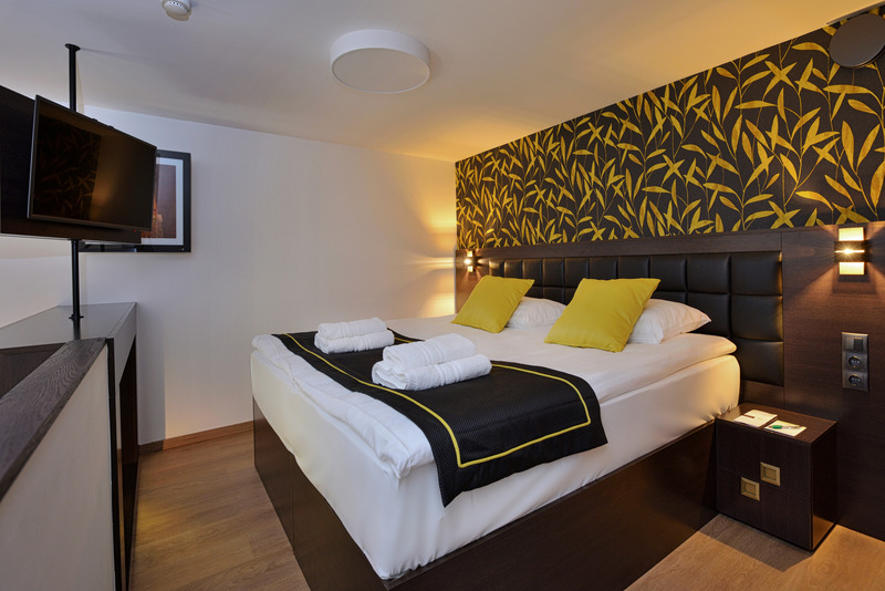 Opera Garden & Apartments Hotel - Oda