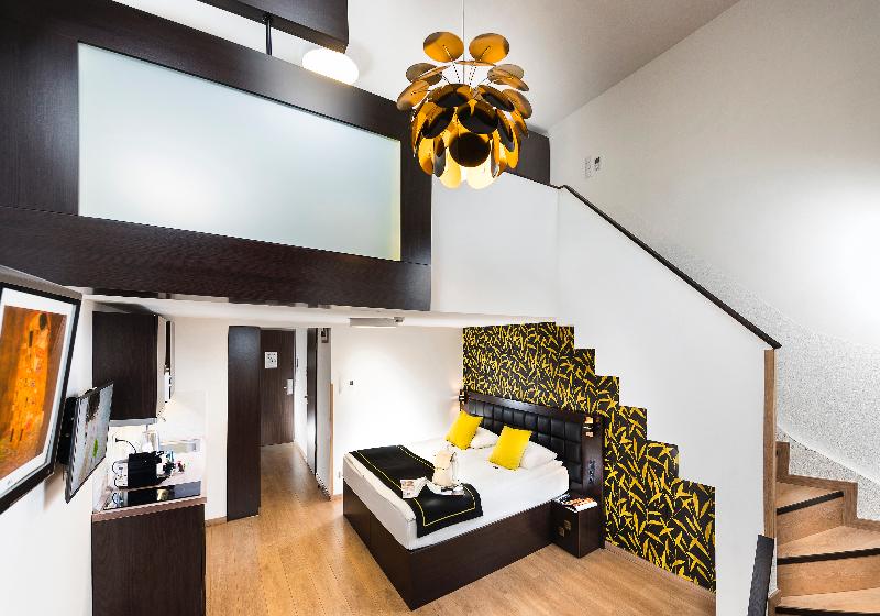 Opera Garden & Apartments Hotel - Oda