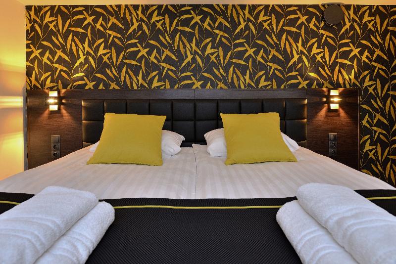 Opera Garden & Apartments Hotel - Oda
